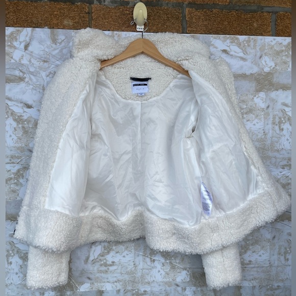 Noisy May sherpa cream cropped boxy style  size small jacket - Picture 7 of 10